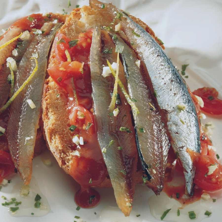 receta de anchoas ahumadas con tomate